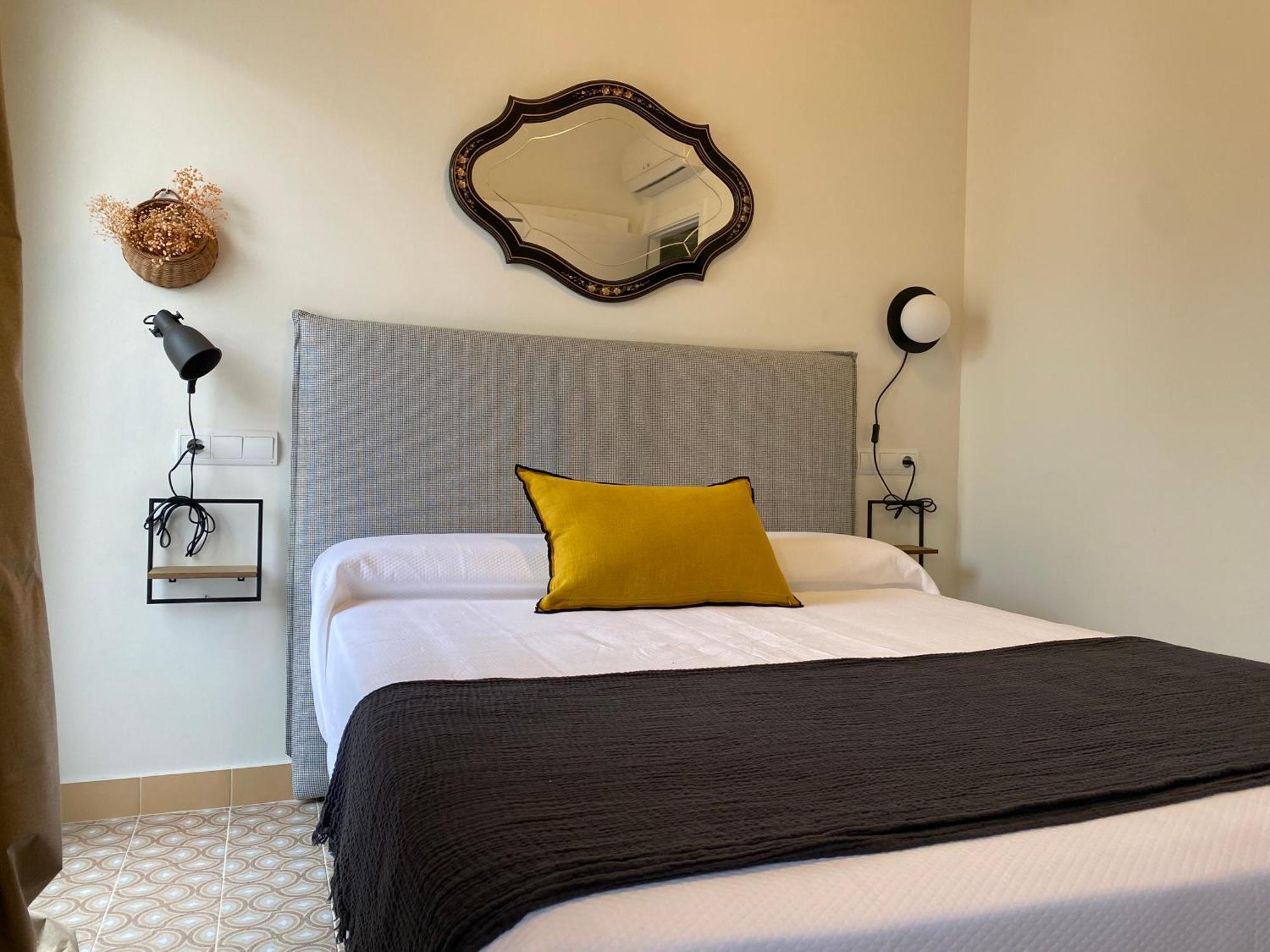 Les Filles Hotel Deltebre Ngoại thất bức ảnh